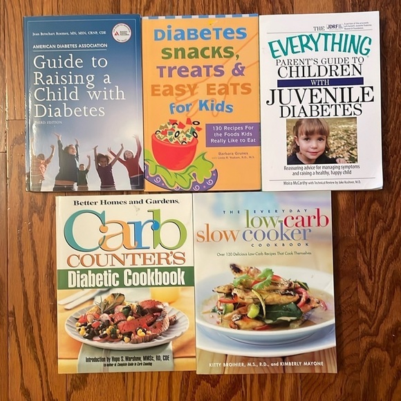 Lot of 5 books related to Diabetes information / cookbook Type One Juvenile - Picture 1 of 12